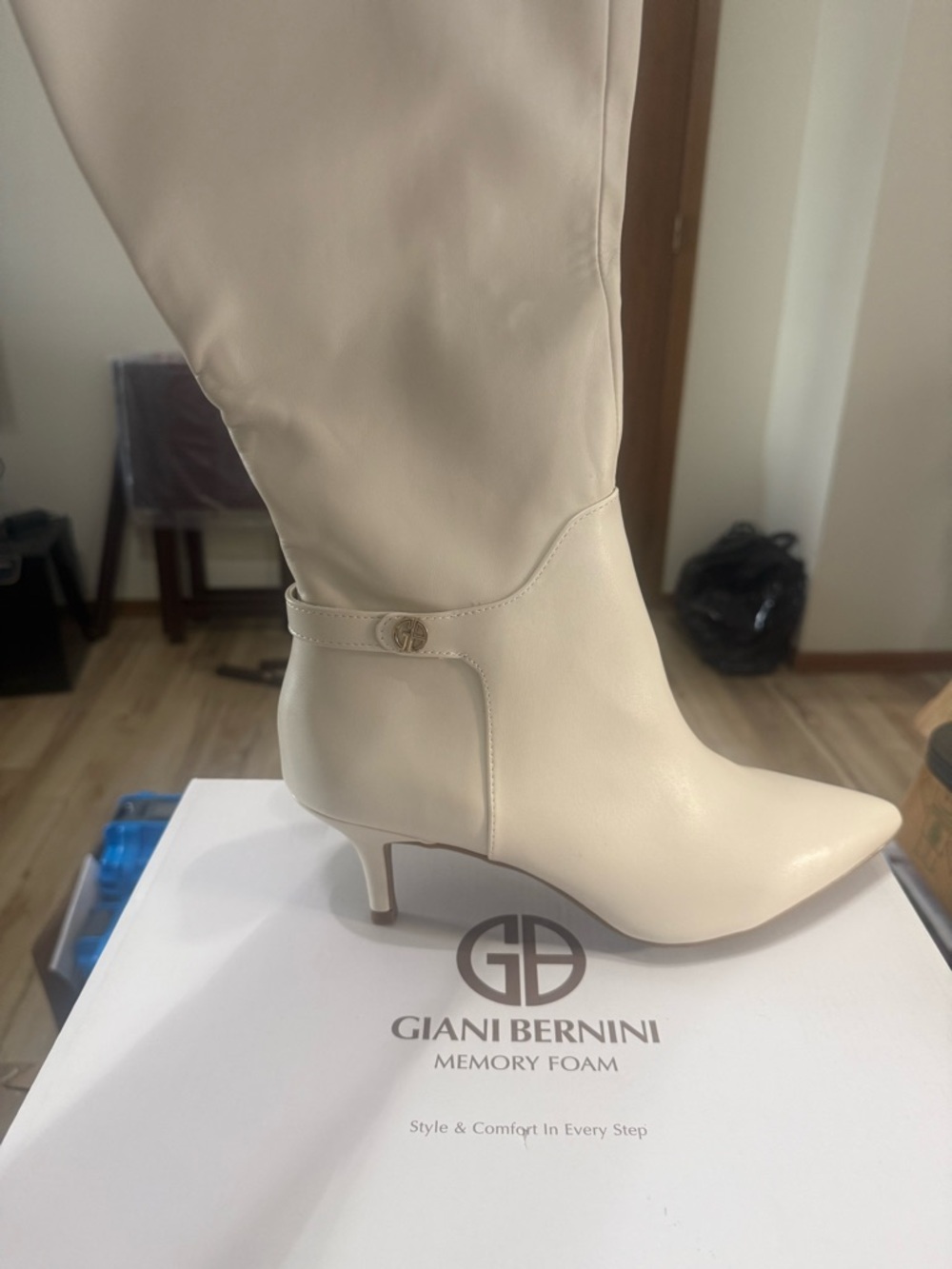 Giani Bernini Cream Knee-High Pointed Toe kitten-heel  Boot